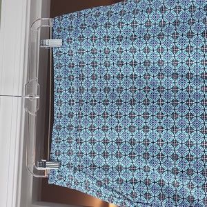 Fun geometric design skirt forcwork or play.